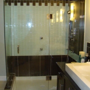 L SHOWERDOOR WITH HEADER 